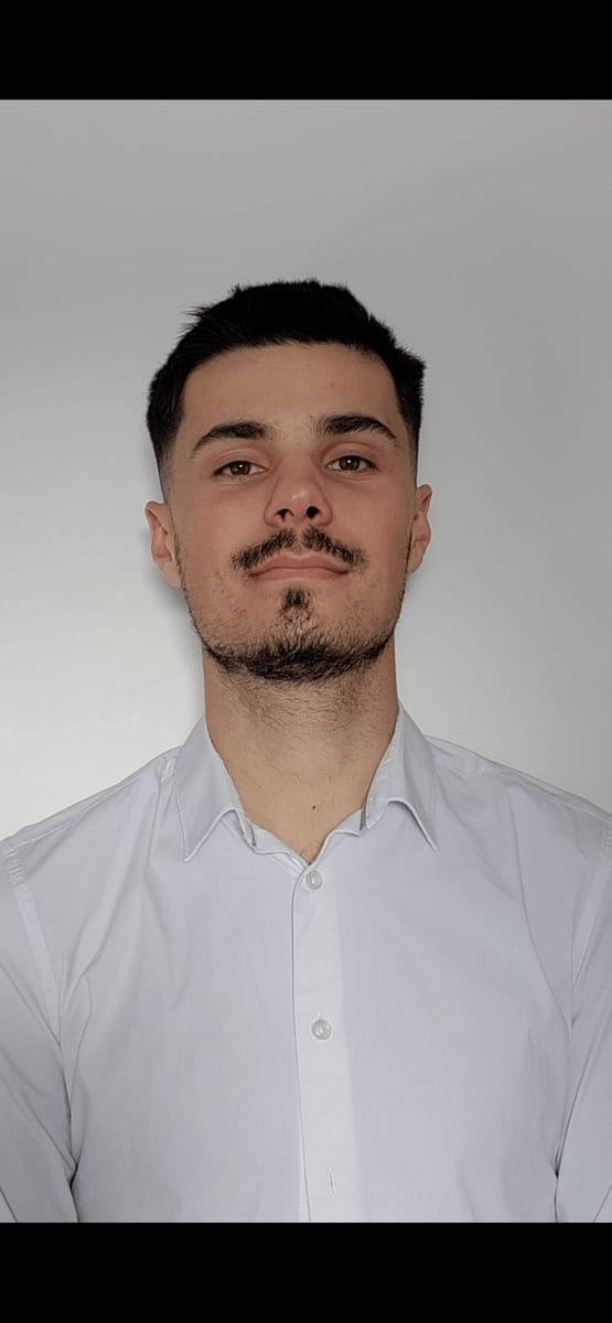 Profil de Nizare